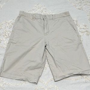Mens GAP khaki shorts, Sz 34, back to school